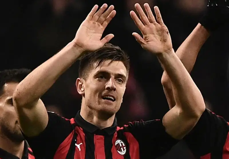 Per i rossoneri in gol Suso e Paquetà nel primo tempo e Piatek che ha chiuso i conti nella ripresa.