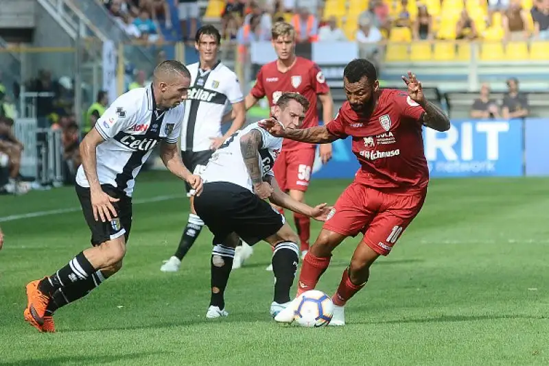 In gol prima Inglese e poi Gervinho con una prodezza da cineteca dopo una lunga cavalcata.