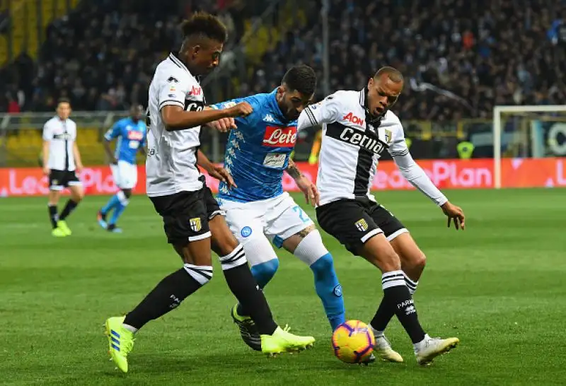 Per la squadra di Ancelotti a segno Zielinski, due volte Milik e Ounas.