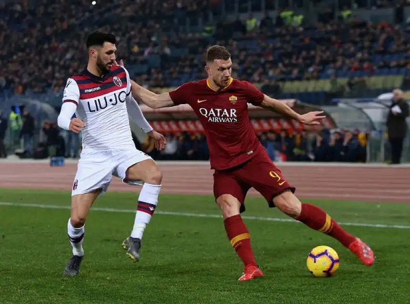 Nel 2-1 dell'Olimpico sono decisivi i gol dei difensori (Kolarov e Fazio) e le paratissime di Olsen.