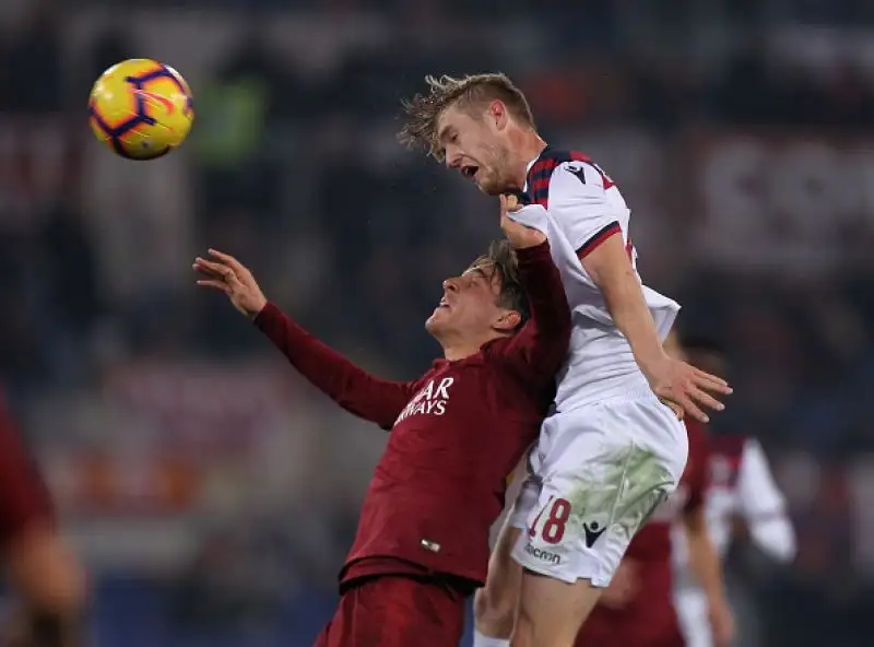 Nel 2-1 dell'Olimpico sono decisivi i gol dei difensori (Kolarov e Fazio) e le paratissime di Olsen.