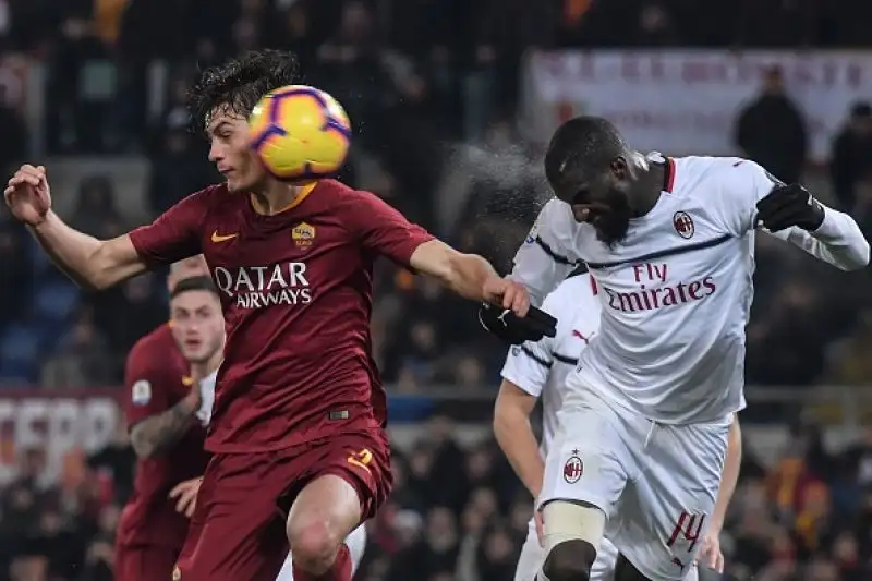 Termina 1-1 il divertente posticipo dell'Olimpico: i nerazurri contengono i danni sulle due rivali per la zona Champions.