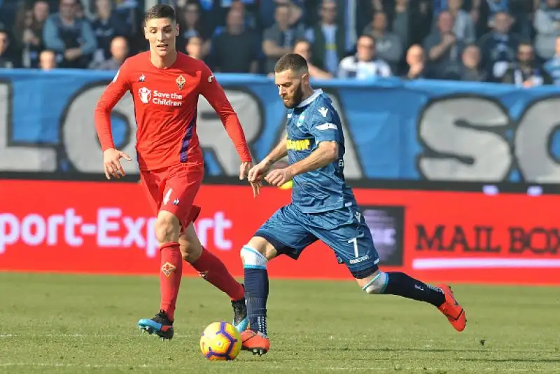 I padroni di casa si vedono annullare la rete del vantaggio dalla tecnologia, e contemporaneamente ricevono un calcio di rigore a sfavore.