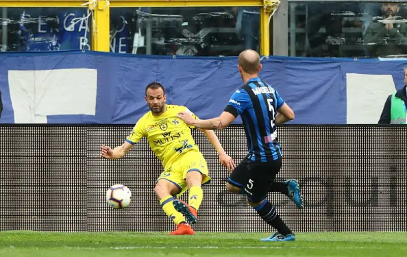 La squadra di Di Carlo spaventa Gomez e compagni con Giaccherini, poi rimedia Ilicic: finisce 1-1.