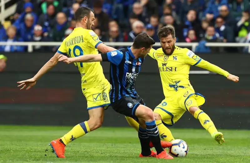La squadra di Di Carlo spaventa Gomez e compagni con Giaccherini, poi rimedia Ilicic: finisce 1-1.