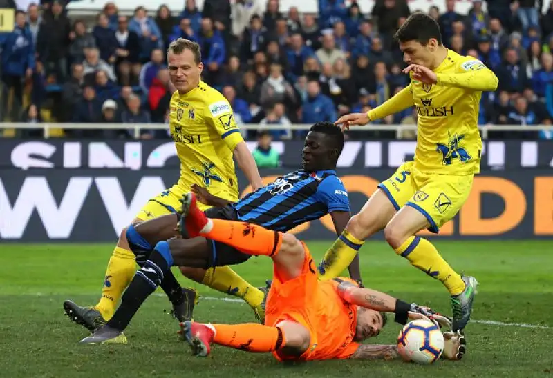 La squadra di Di Carlo spaventa Gomez e compagni con Giaccherini, poi rimedia Ilicic: finisce 1-1.