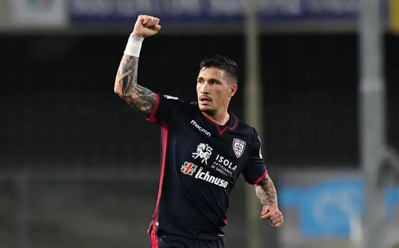 Per i sardi, che salgono a +9 dalla zona retrocessione, in gol Pisacane, Joao Pedro e Ionita.