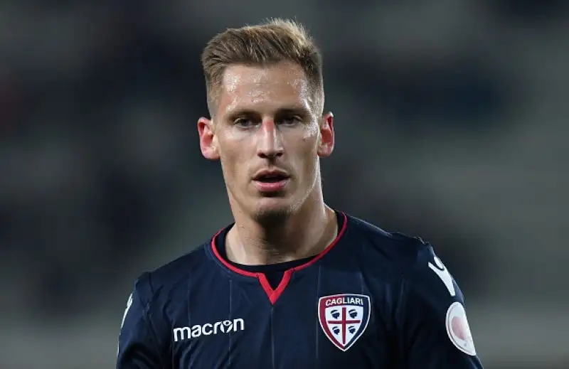 Per i sardi, che salgono a +9 dalla zona retrocessione, in gol Pisacane, Joao Pedro e Ionita.