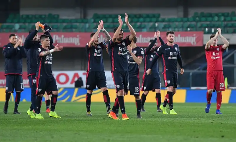 Per i sardi, che salgono a +9 dalla zona retrocessione, in gol Pisacane, Joao Pedro e Ionita.