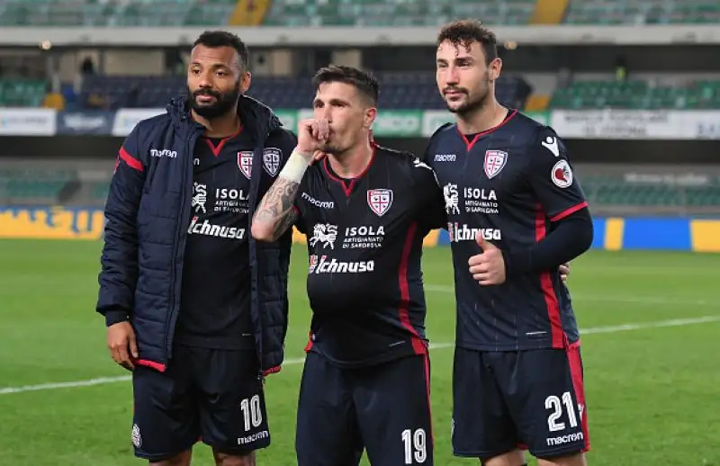 Per i sardi, che salgono a +9 dalla zona retrocessione, in gol Pisacane, Joao Pedro e Ionita.