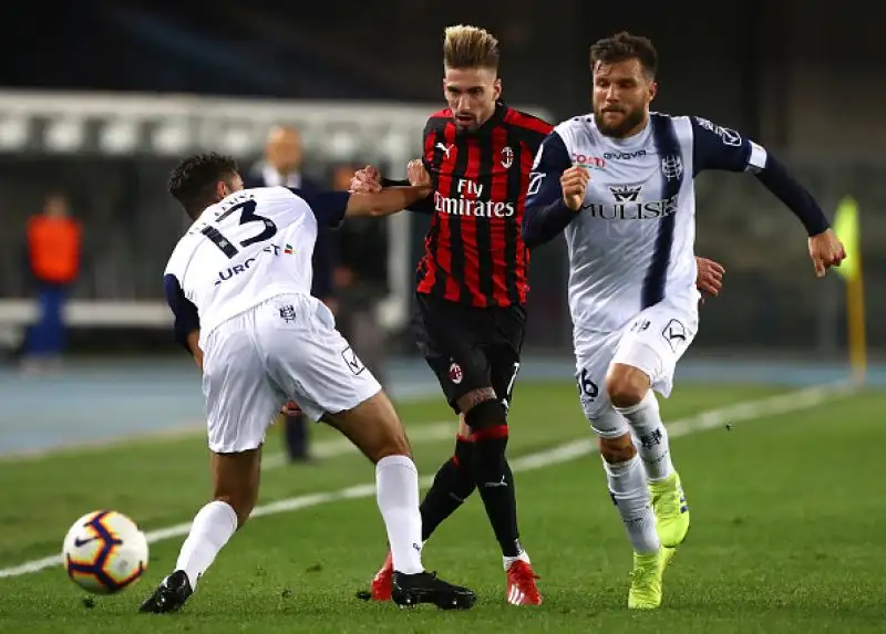 Una punizione capolavoro di Biglia ha portato in vantaggio i rossoneri raggiunti da un colpo di testa di Hetemaj. Nella ripresa stoccata decisiva di Piatek dopo un'azione insistita del Milan.