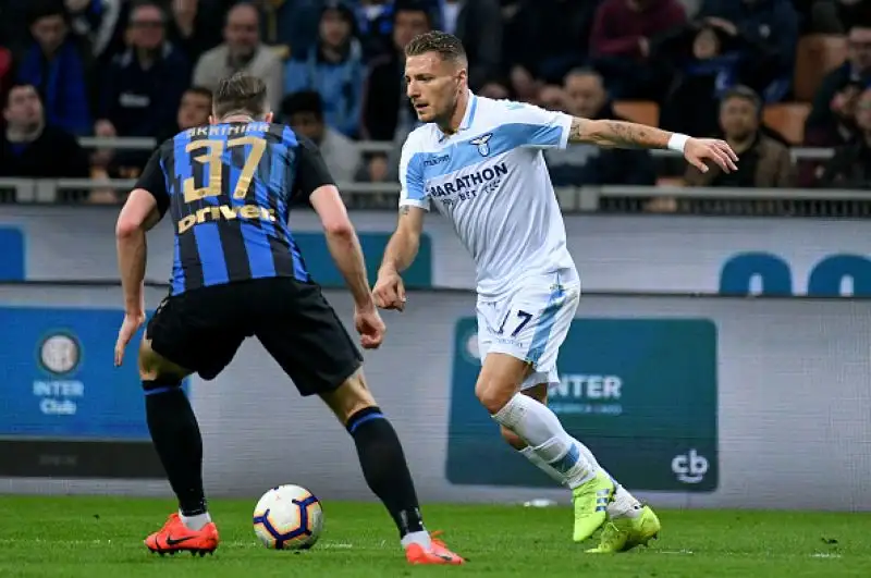 La squadra di Simone Inzaghi è passata in vantaggio nel primo tempo con Milinkocis-Savic ed ha poi contenuto la veemente reazione dei nerazzuri.