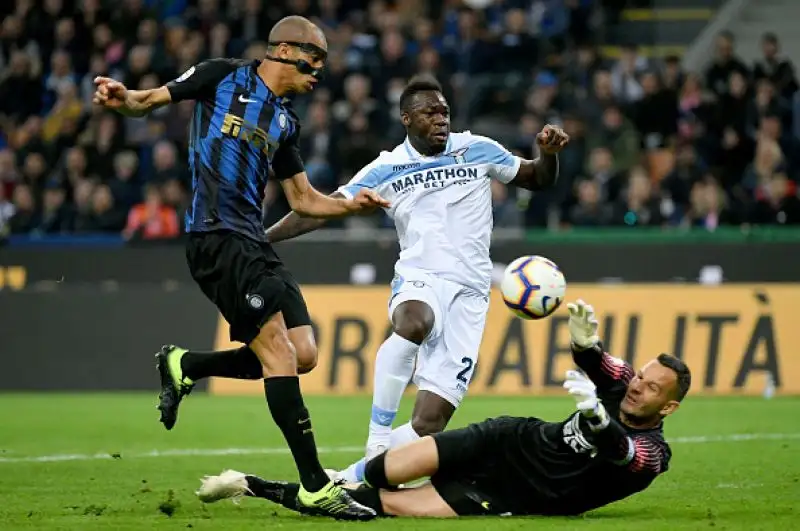La squadra di Simone Inzaghi è passata in vantaggio nel primo tempo con Milinkocis-Savic ed ha poi contenuto la veemente reazione dei nerazzuri.