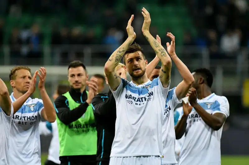 La squadra di Simone Inzaghi è passata in vantaggio nel primo tempo con Milinkocis-Savic ed ha poi contenuto la veemente reazione dei nerazzuri.