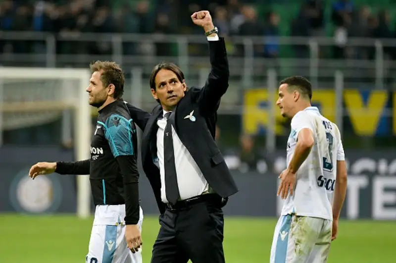 La squadra di Simone Inzaghi è passata in vantaggio nel primo tempo con Milinkocis-Savic ed ha poi contenuto la veemente reazione dei nerazzuri.
