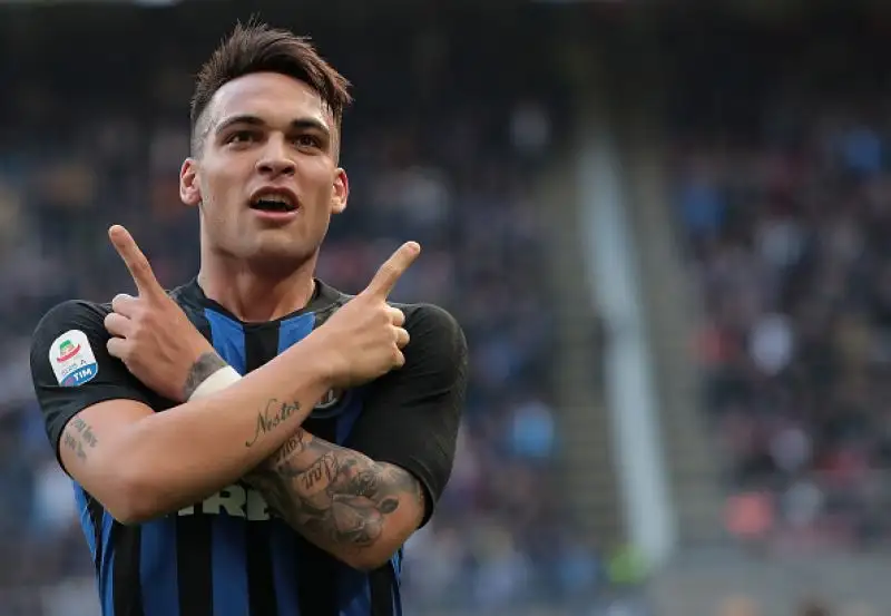 Politano e Gagliaridni regalano la vittoria a Spalletti dopo un primo tempo in cui la Spal era riuscita a contenere gli attacchi dei milanesi.