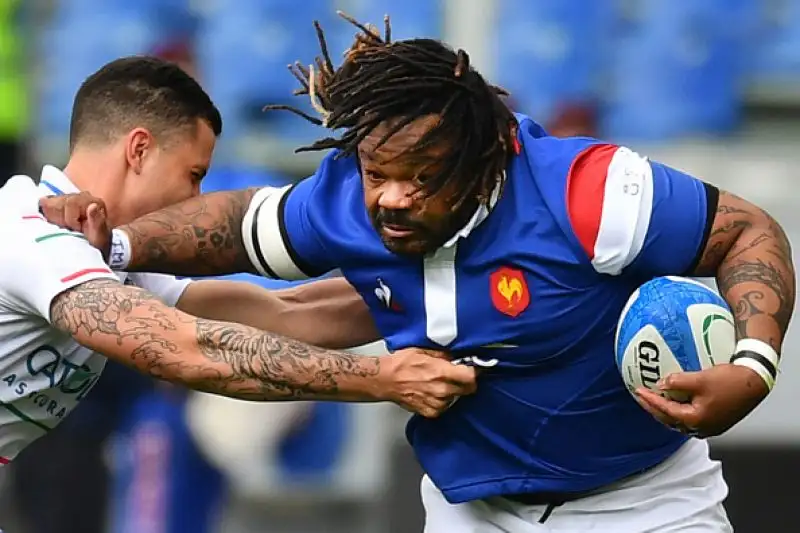 Nel quinto e ultimo turno del Guinness 6 Nazioni 2019 la Francia batte l’Italia 25-14 allo stadio Olimpico di Roma. Quinta sconfitta su cinque partite in questa edizione per gli Azzurri.