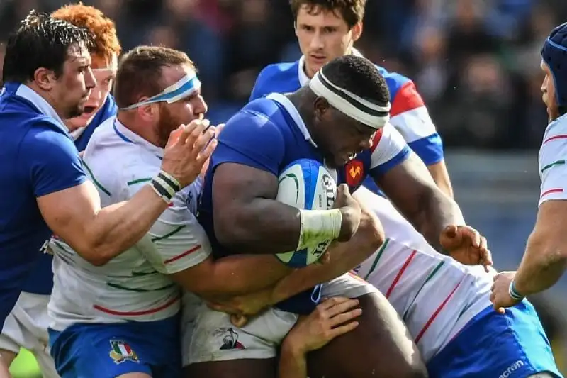 Nel quinto e ultimo turno del Guinness 6 Nazioni 2019 la Francia batte l’Italia 25-14 allo stadio Olimpico di Roma. Quinta sconfitta su cinque partite in questa edizione per gli Azzurri.