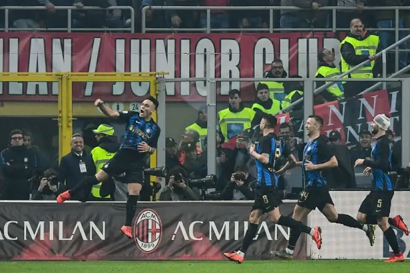 A San Siro finisce 3-2: la squadra di Spalletti si riprende il terzo posto ai danni dei rossoneri.