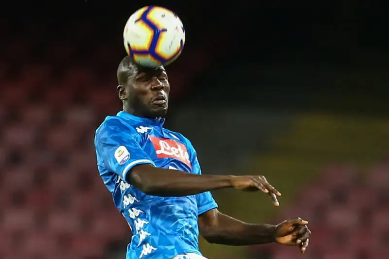 La squadra di Ancelotti liquida 4-2 l'Udinese e rosicchia tre punti alla Juventus, ma che spavento per il portiere Ospina.