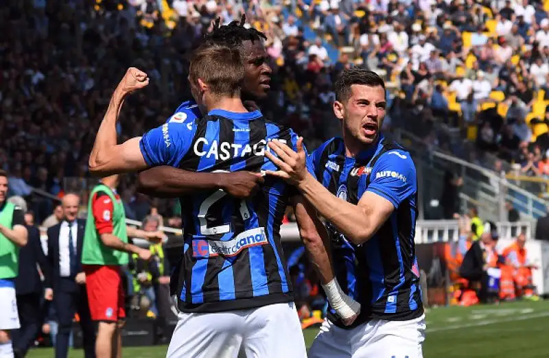 Vantaggio dei padroni di casa con Gervinho, poi pareggio di Pasalic e gol vittoria di Duvan Zapata.