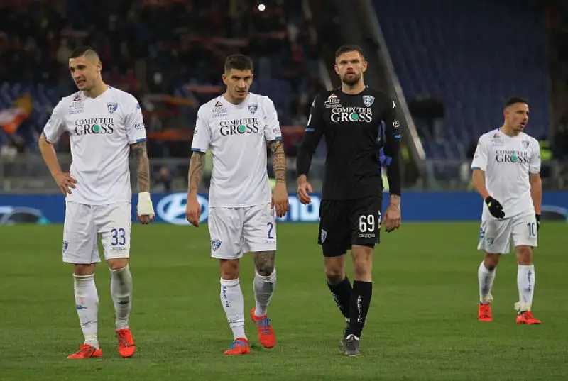 Padroni di casa in vantaggio con El Shaaarawy, poi pareggio degli ospiti grazie ad un autorete di Juan Jesus e gol vittoria di Schick.