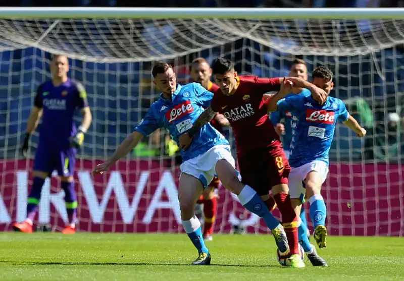 Per gli azzurri in gol Milik, Verdi, Mertens e Younes, di Perotti il gol romanista.