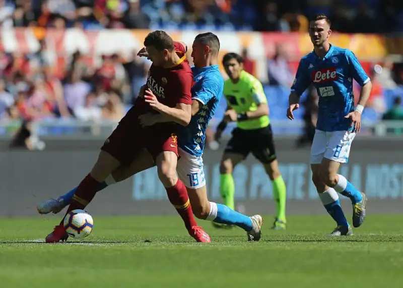 Per gli azzurri in gol Milik, Verdi, Mertens e Younes, di Perotti il gol romanista.
