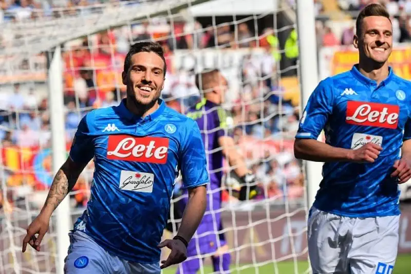 Per gli azzurri in gol Milik, Verdi, Mertens e Younes, di Perotti il gol romanista.