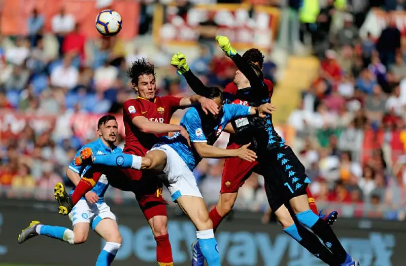 Per gli azzurri in gol Milik, Verdi, Mertens e Younes, di Perotti il gol romanista.