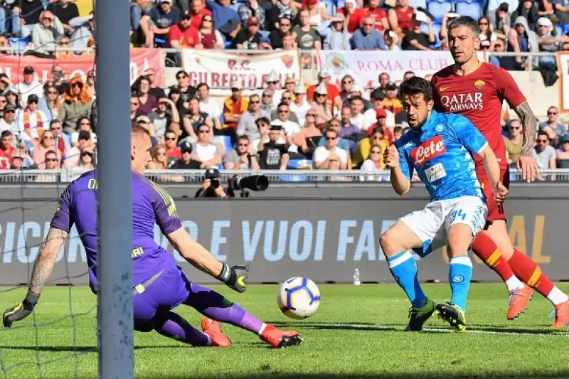 Per gli azzurri in gol Milik, Verdi, Mertens e Younes, di Perotti il gol romanista.