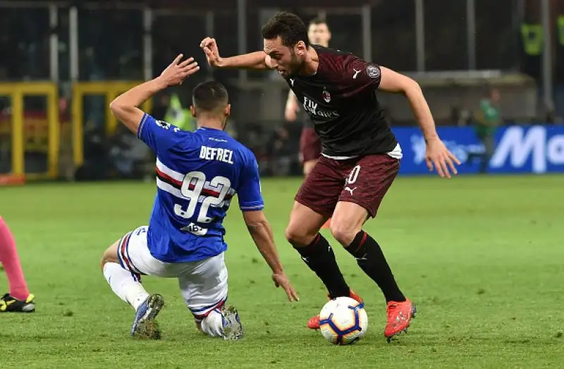 Ad inizio partita Donnarumma sbaglia e serve Defrel che porta avanti i suoi, i rossoneri poi non riescono a trovare il pari.