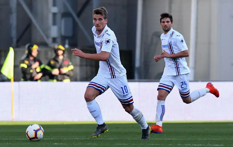 La Sampdoria si è imposta per 5-3 a Reggio Emilia contro il Sassuolo nel primo anticipo della ventottesima giornata di serie A