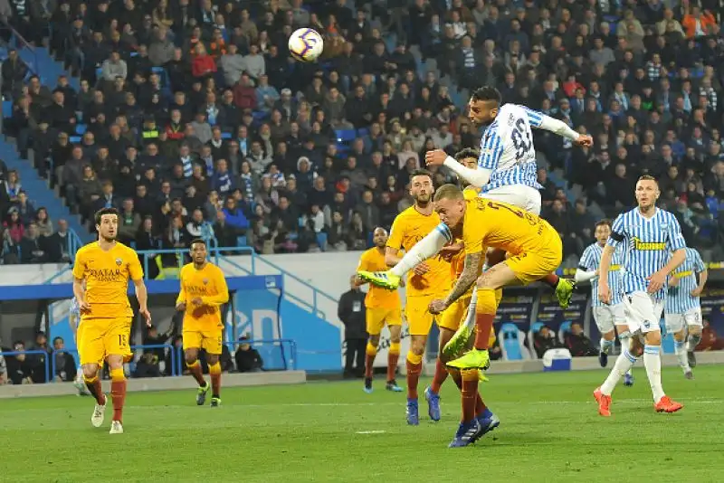 Prima sconfitta per Claudio Ranieri: la Roma perde per 2-1 contro la Spal a Ferrara nel secondo anticipo della ventottesima giornata di serie A