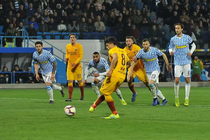 Prima sconfitta per Claudio Ranieri: la Roma perde per 2-1 contro la Spal a Ferrara nel secondo anticipo della ventottesima giornata di serie A