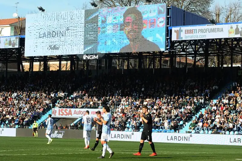 Fabio Quagliarella con una doppietta trascina la Sampdoria alla vittoria contro la Spal per 2-1 a Ferrara e raggiunge Cristiano Ronaldo in testa alla classifica cannonieri a quota 19 gol.