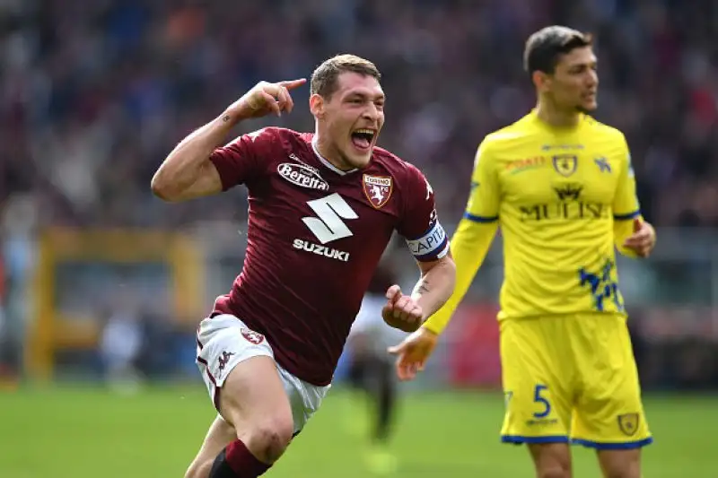 Il Torino abbatte per 3-0 il Chievo nell'anticipo delle 12.30 e ora sogna l'Europa League.