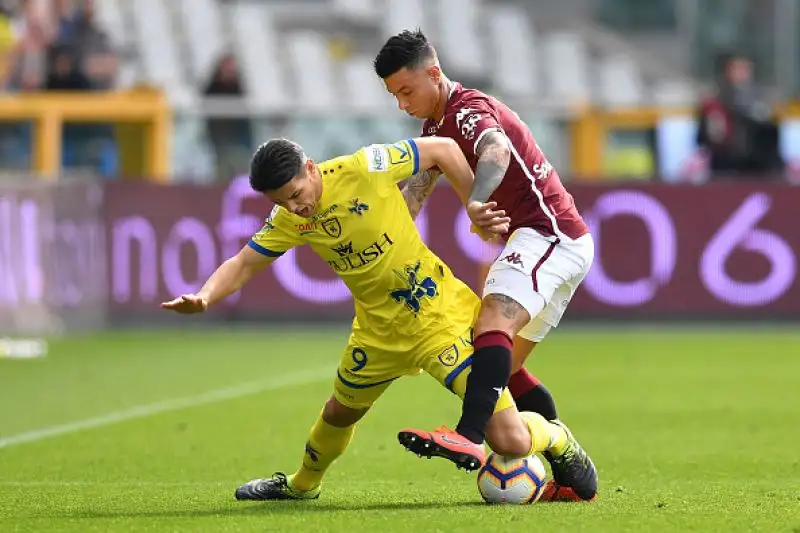 Il Torino abbatte per 3-0 il Chievo nell'anticipo delle 12.30 e ora sogna l'Europa League.