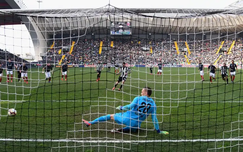 L'Udinese supera in casa per 2-1 il Bologna e si allontana dalla zona calda della classifica.