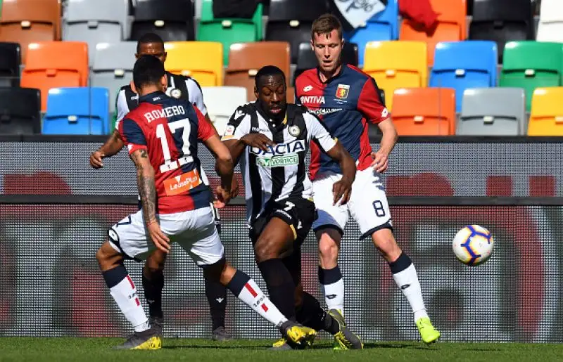L'Udinese vince grazie alle reti di Okaka e Mandragora. Genoa costretto a rimandare il discorso salvezza.