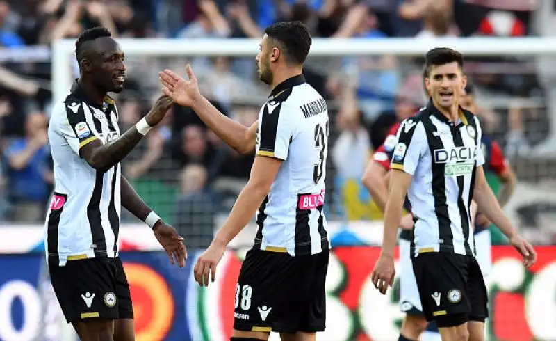 L'Udinese vince grazie alle reti di Okaka e Mandragora. Genoa costretto a rimandare il discorso salvezza.