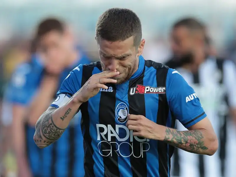 Bergamaschi vittoriosi grazie alle reti di De Roon su calcio di rigore all'81' e di Pasalic su assist di Zapata all'86'.