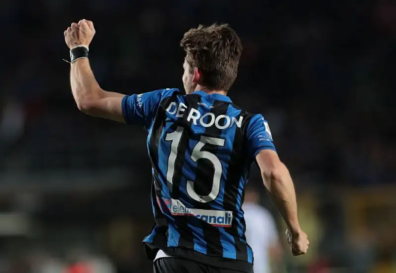 Bergamaschi vittoriosi grazie alle reti di De Roon su calcio di rigore all'81' e di Pasalic su assist di Zapata all'86'.