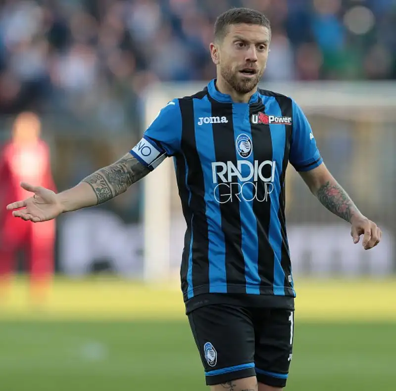 Bergamaschi vittoriosi grazie alle reti di De Roon su calcio di rigore all'81' e di Pasalic su assist di Zapata all'86'.