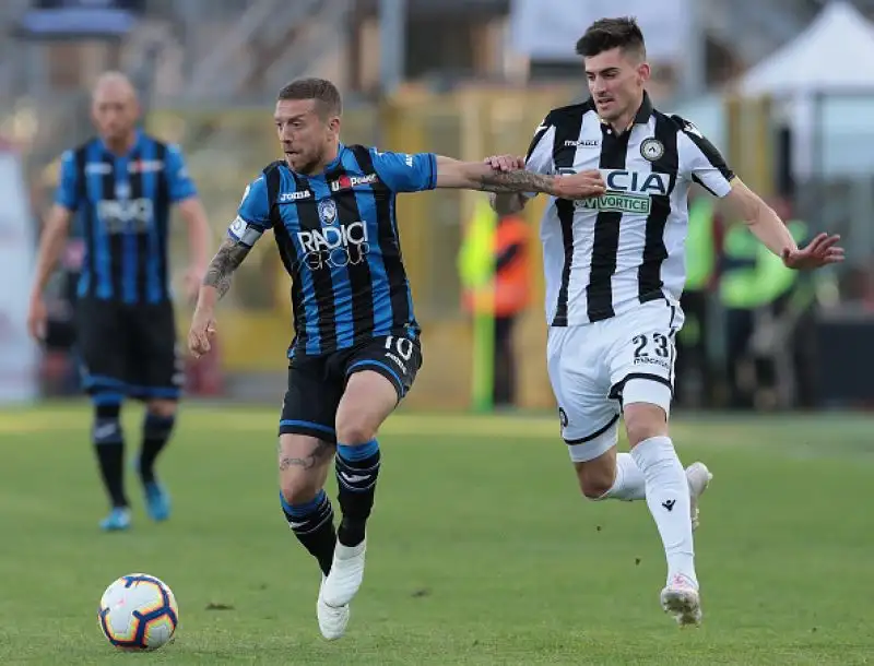 Bergamaschi vittoriosi grazie alle reti di De Roon su calcio di rigore all'81' e di Pasalic su assist di Zapata all'86'.