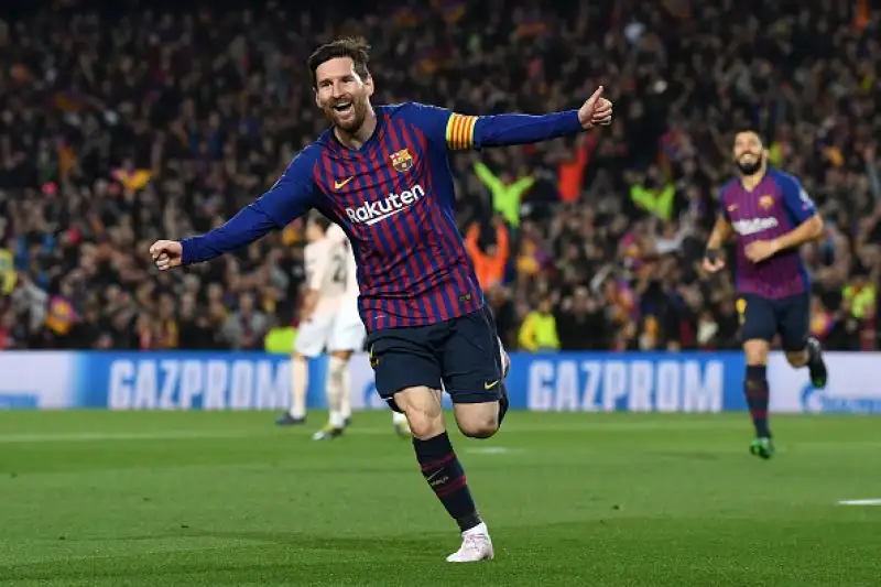 Grande prova di Messi che realizza una doppietta nel primo tempo, nella ripresa Coutinho chiude la partita.