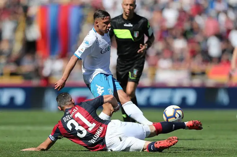 Il Bologna ha battuto per 3-1 l'Empoli nel primo anticipo della 34esima giornata di serie A. Con questi tre punti il Bologna ipoteca la salvezza e inguaia l'Empoli.