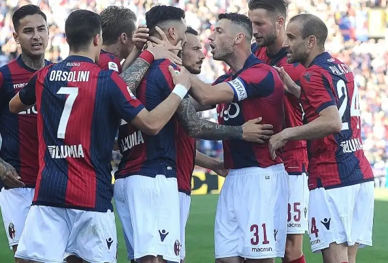 Il Bologna ha battuto per 3-1 l'Empoli nel primo anticipo della 34esima giornata di serie A. Con questi tre punti il Bologna ipoteca la salvezza e inguaia l'Empoli.