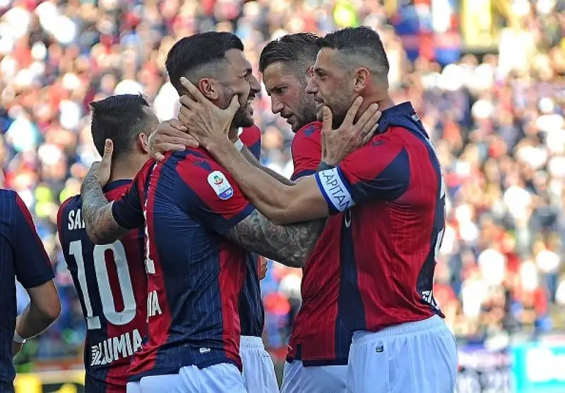Il Bologna ha battuto per 3-1 l'Empoli nel primo anticipo della 34esima giornata di serie A. Con questi tre punti il Bologna ipoteca la salvezza e inguaia l'Empoli.