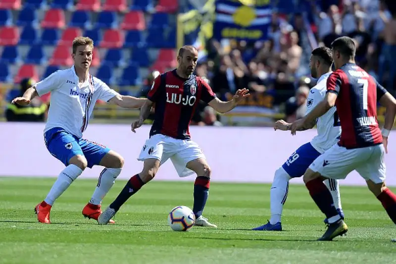 Il Bologna travolge la Samp e ora è a +5 sull'Empoli sconfitto in casa dalla Spal.
